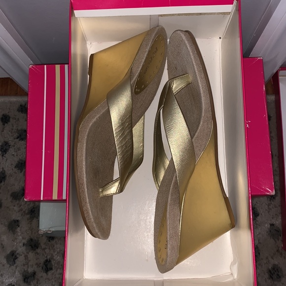 BCBG Gold wedge sandals size 9.5 - Picture 8 of 8